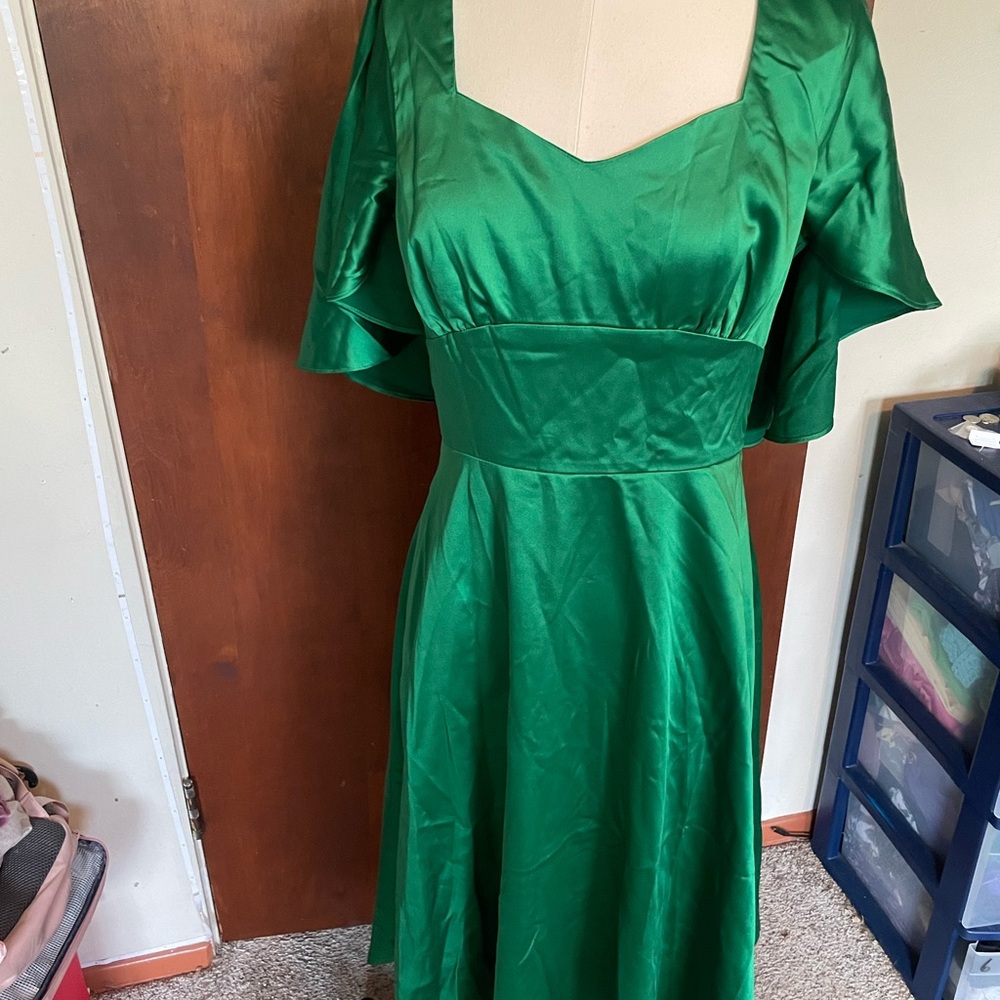 Elegant Green Evening Dress